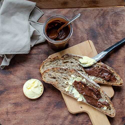 Pâte à tartiner au chocolat noir et noisettes