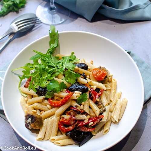 Penne à l'épeautre, houmous et légumes d'été rôtis