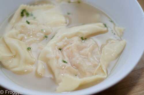 Ravioles de scampis à la mangue et bouillon Pho