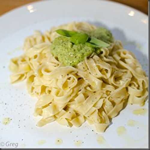 Tagliatelles fraîches au pesto