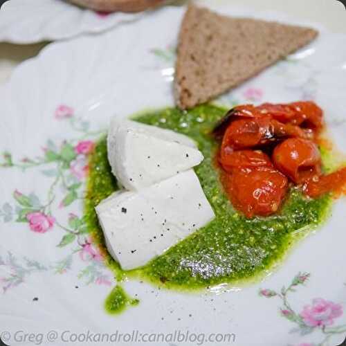 Tomates grillées, pesto de pistache et Mozzarella