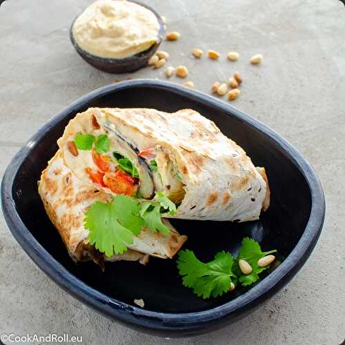 Wrap végétarien aux aubergines rôties et houmous