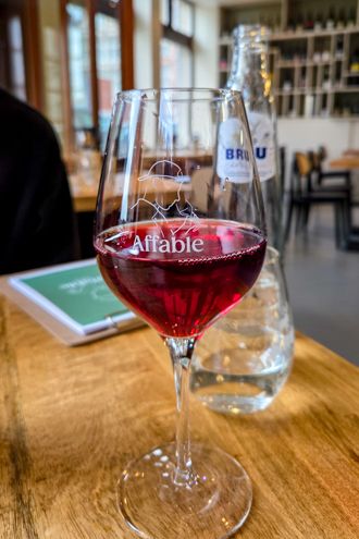 {Restaurant} Affable