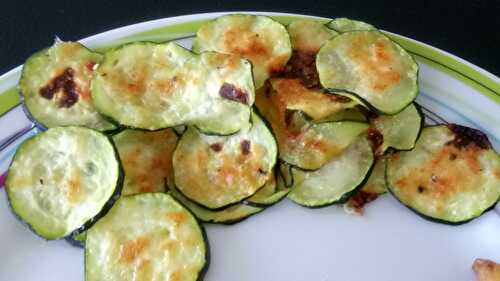 Chips de courgette au parmesan