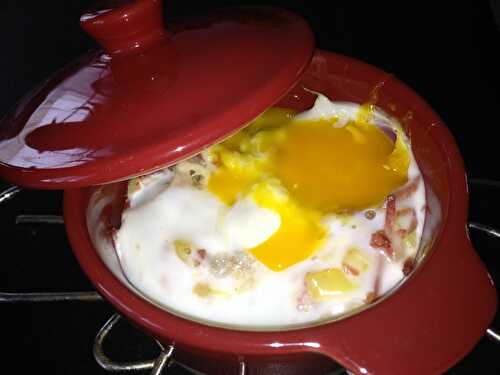 Oeuf cocotte aux poireaux et au jambon