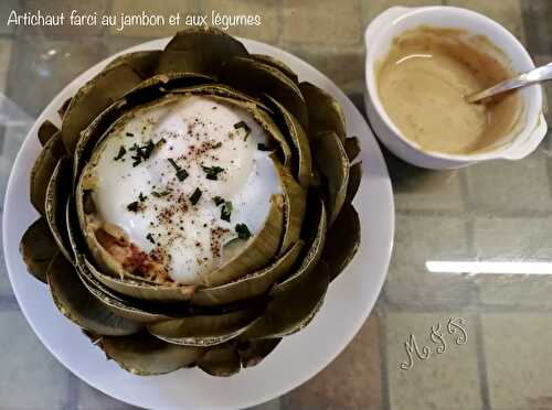 Artichaut farci au jambon et aux légumes