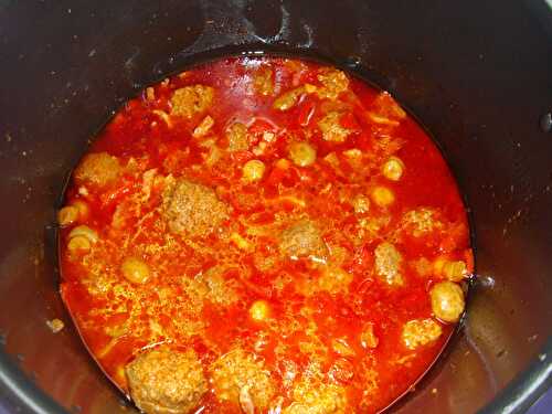 Boulettes de boeuf en sauce