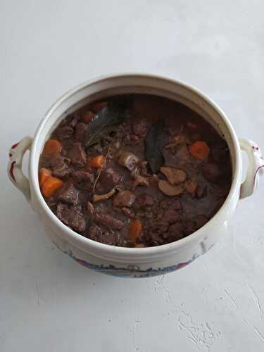 Bourguignon de sanglier aux cèpes