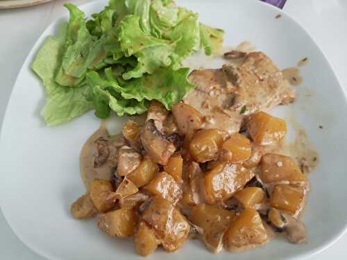 Cotes de porc au St Agur, pommes de terre, champignons