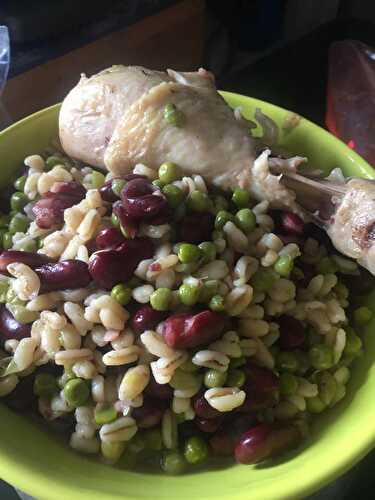 Cuisse de poulet / h. Rouges / petits pois/ ebly