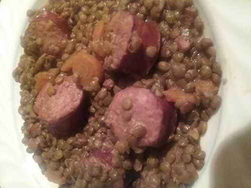 Lentilles et saucisse de montbeliard