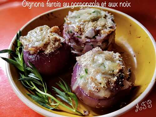 Oignons farcis au gorgonzola et aux noix