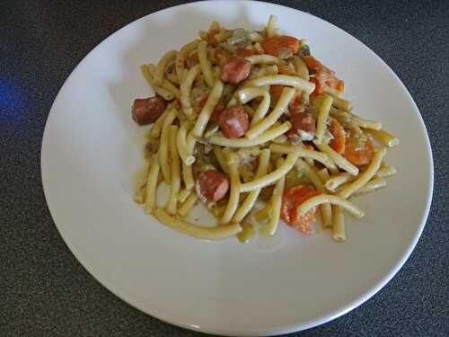 On pot pasta aux knackis avec ses légumes parfumés à la mozzarella