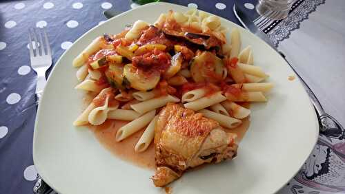 Pâte à la sauce tomate et ses légumes / poulet