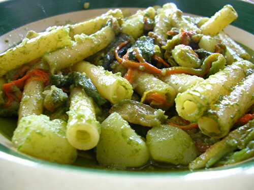 Penne aux asperges et pesto