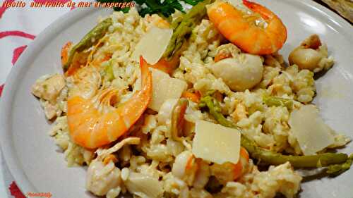 RISOTTO AU SAUMON CREVETTES NOIX DE ST JACQUES ET ASPERGES