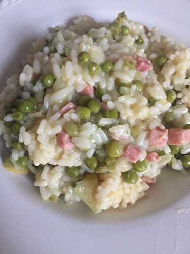 Risotto poireaux , petits pois , dé de jambon