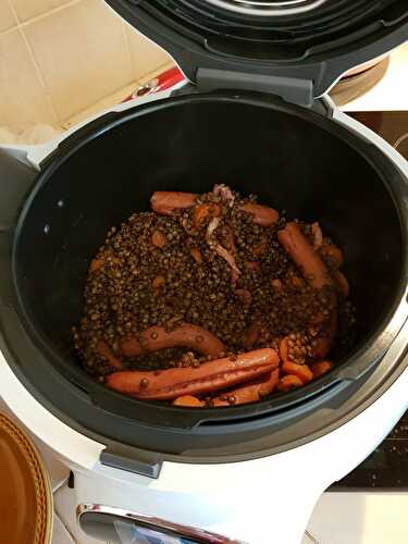 Saucisses aux lentilles à  la tomate