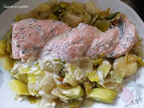 Saumon en papillote sur lit de poireaux