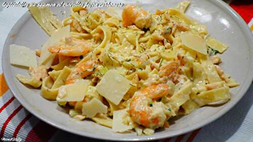 TAGLIATELLES AU SAUMON ET CREVETTES FACON CARBONARA