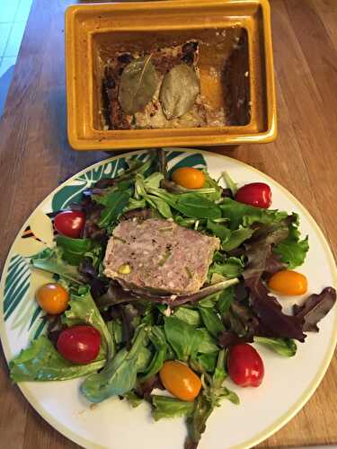 Terrine de pâté aux pistaches