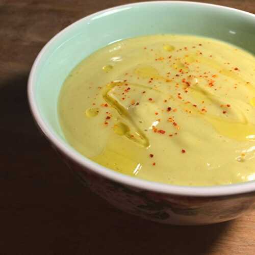 Velouté de chou fleur et pois cassé au curry et lait de coco