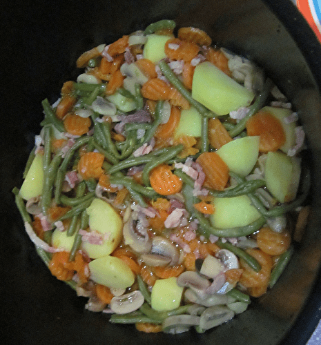 Pomme de terre lardons carottes haricots verts champignons