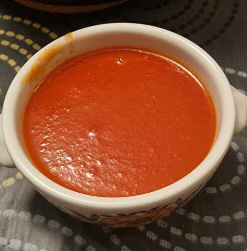Soupe à la tomate et aux poivrons