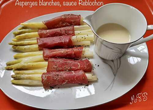 Asperges blanches, sauce Reblochon