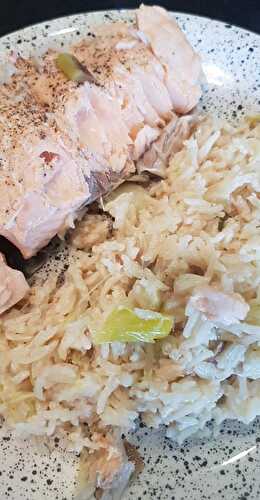 Riz au coulis de poireaux et pavés de saumon