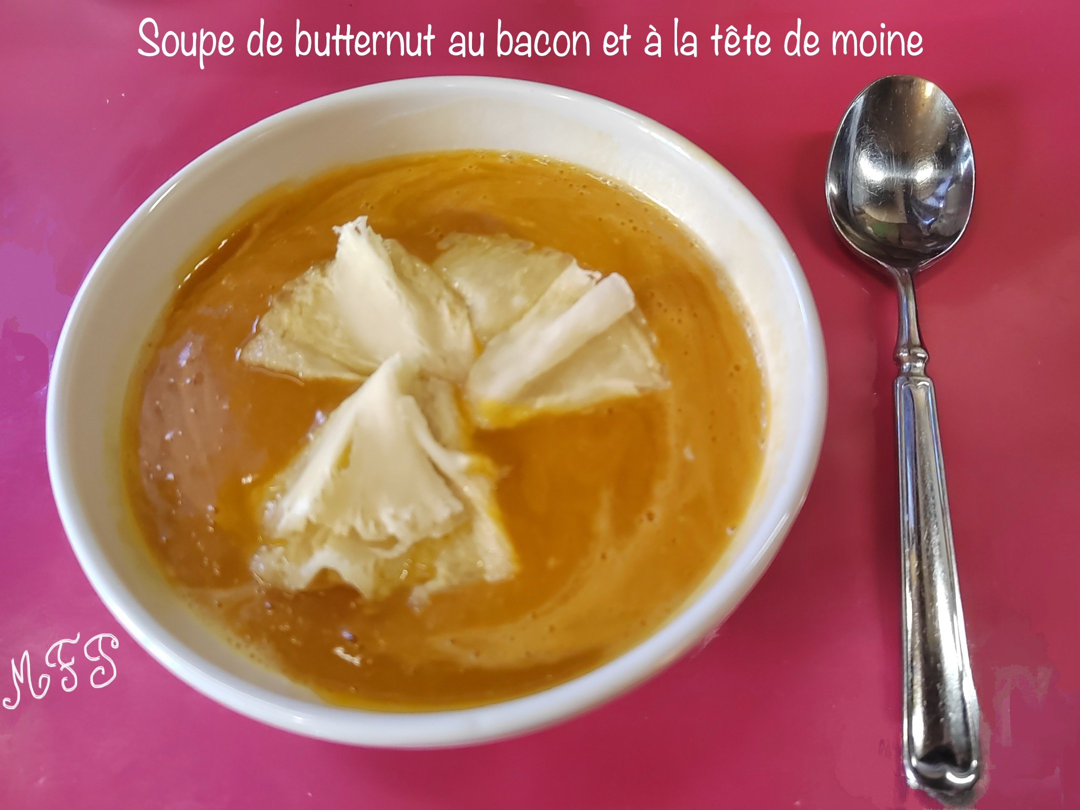 Soupe de butternut au bacon et à la tête de moine