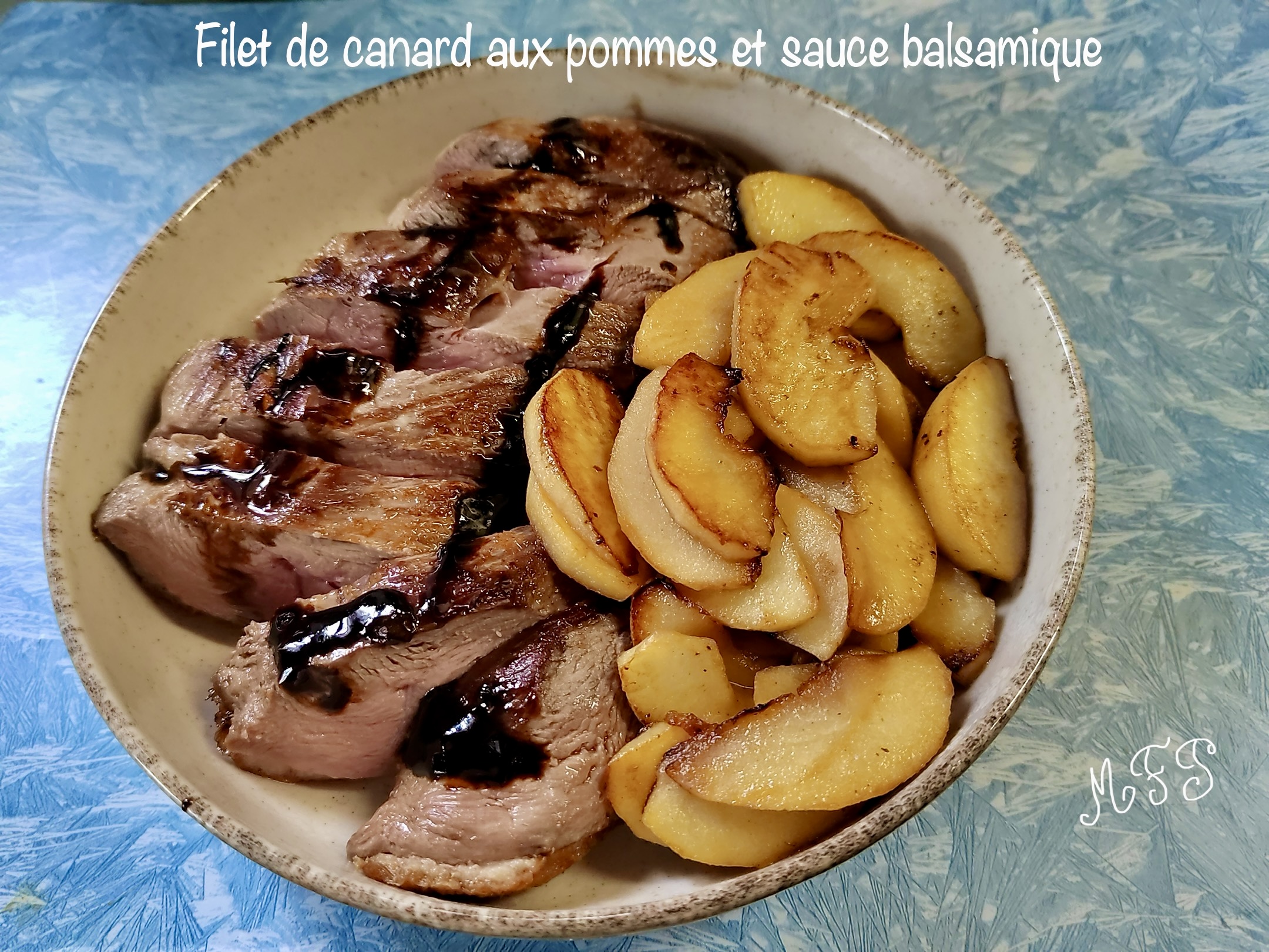 Filet de canard aux pommes et sauce balsamique