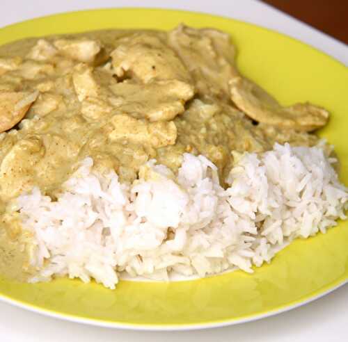 Aiguillettes de poulet sauce curry avec riz