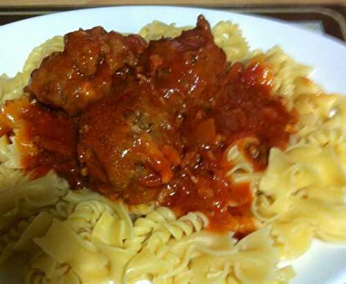 Boulettes maison à la sauce tomate