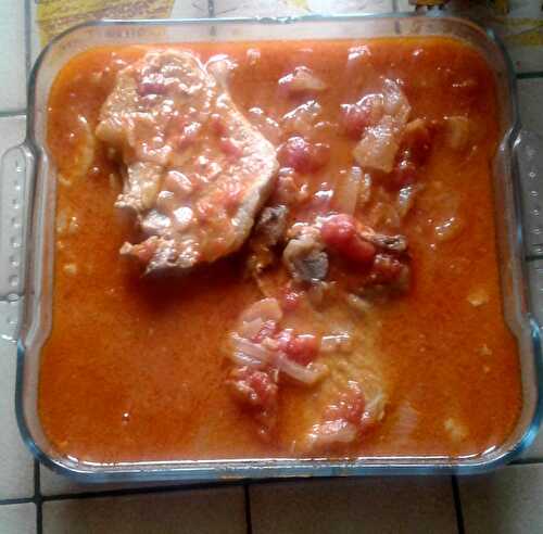 Côtes de porc à la tomate