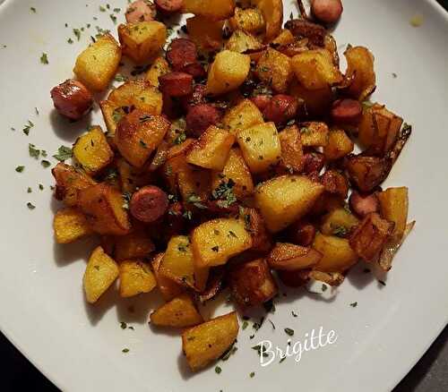 Pommes de terre sautées, knackis et oignons La cuisine de Bibi