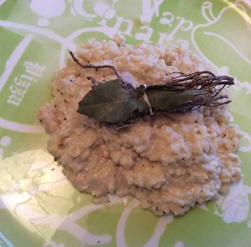 Risotto poulet et chèvre frais noisette, thym et piment d’Espelette