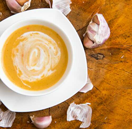 Soupe à l’ail crémeuse