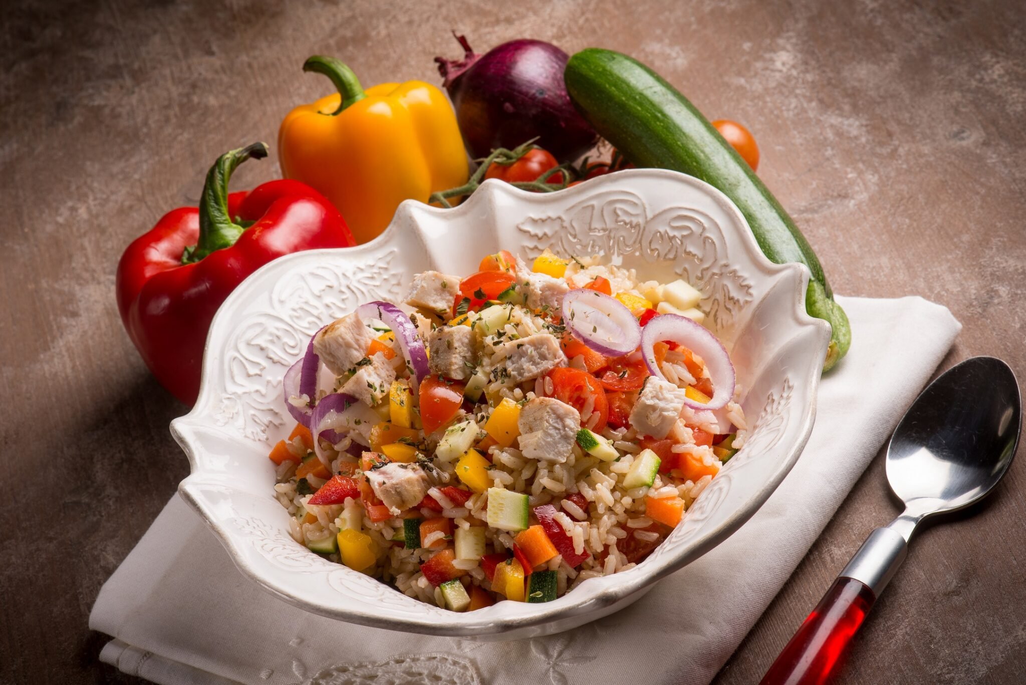 Salade de riz au poisson et légumes multicolores au robot multi-cuiseur cookéo