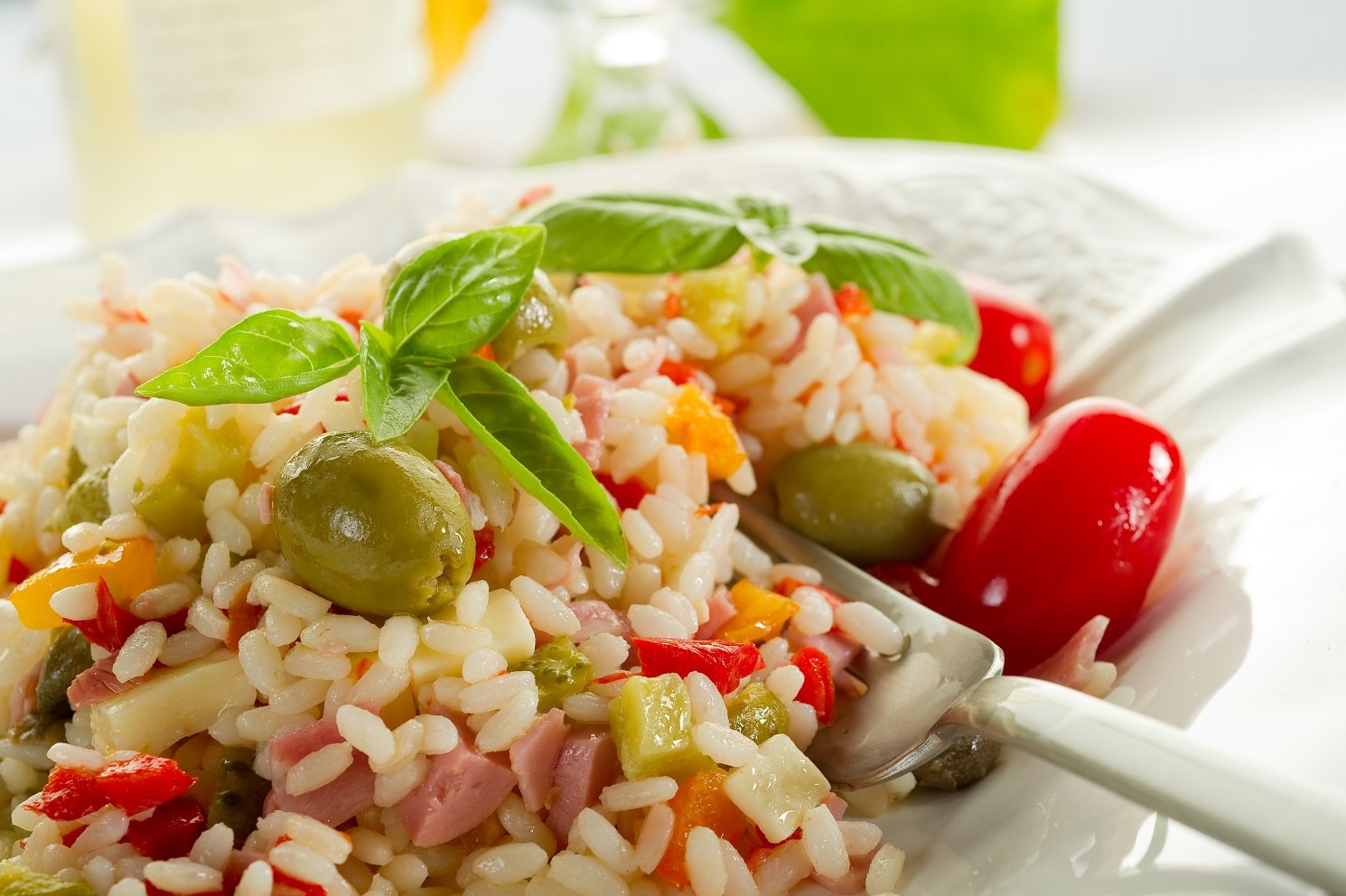 Salade de riz colorée au Cookeo avec vinaigrette au basilic au multicuiseur Moulinex