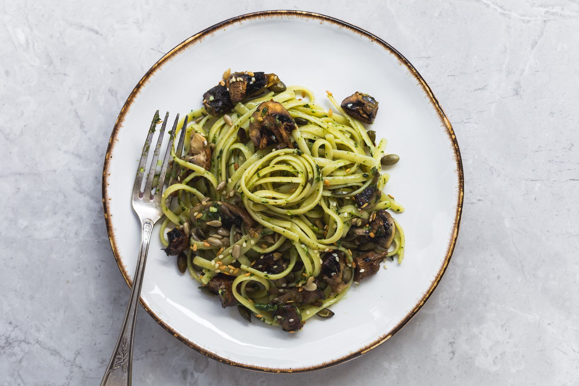 Spaghettis au basilic, crème et champignons de Paris au cookéo