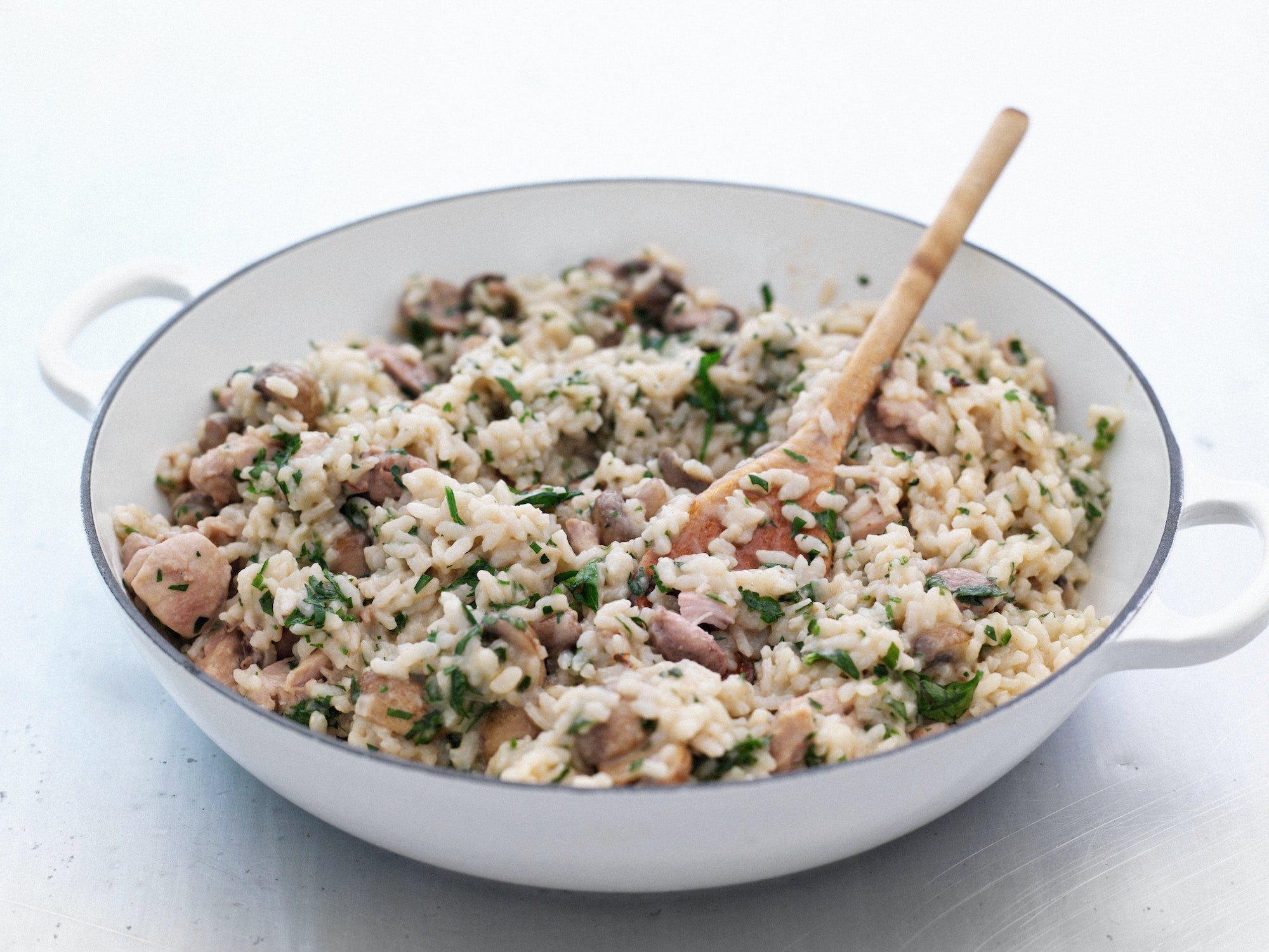 Risotto au poulet, lardons et champignons avec une touche de persil frais au cookéo