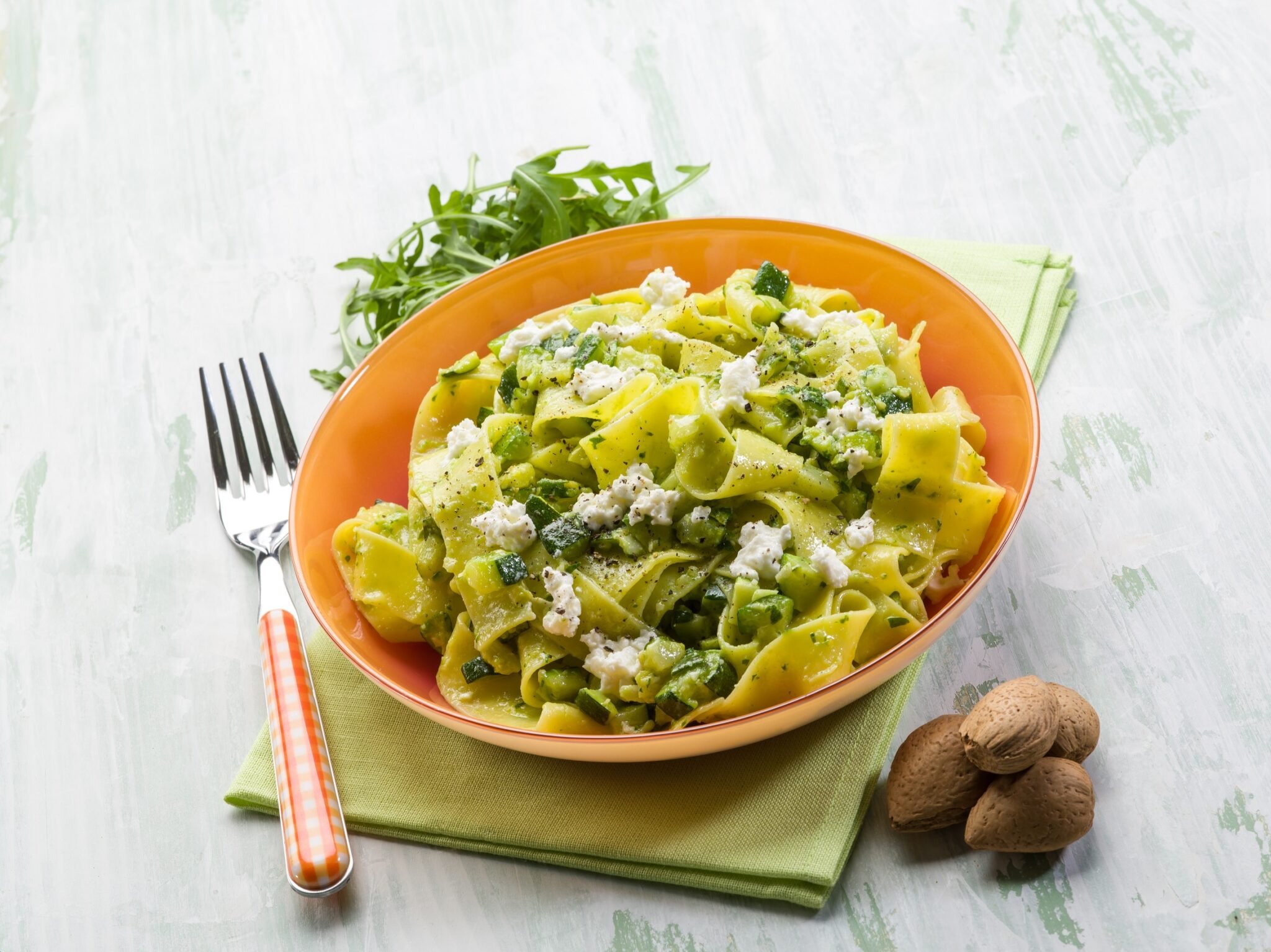 Tagliatelles Courgette, Roquette, Amandes et Ricotta au cookéo