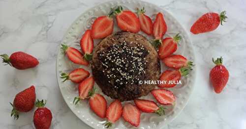 BOWL CAKE AU MUESLI, CHOCOLAT ET FRAISES