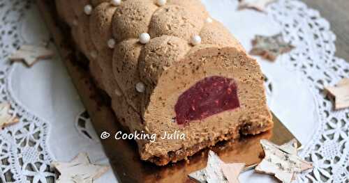 BÛCHE AU DULCEY, FRAMBOISE ET SPÉCULOOS