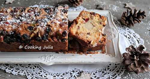 CAKE DE NOËL À LA PÂTE D'AMANDE ET AUX FRUITS CONFITS  