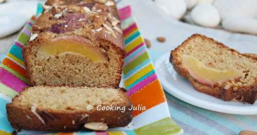 CAKE SANS BEURRE AUX NECTARINES ET CACAHUÈTES 