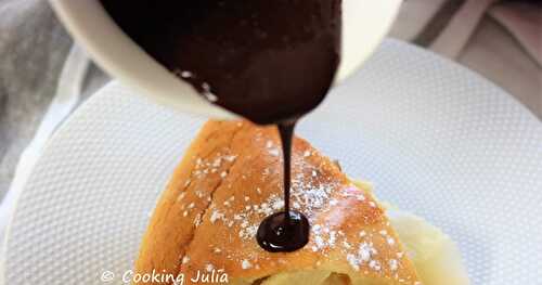 CLAFOUTIS POIRE-AMANDE, SAUCE AU CHOCOLAT