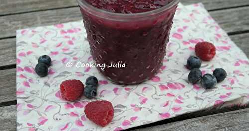 CONFITURE DE FRAMBOISES, MYRTILLES ET CHIA