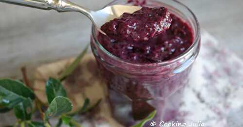 CONFITURE DE PETITS FRUITS NOIRS, BANANE ET CHIA